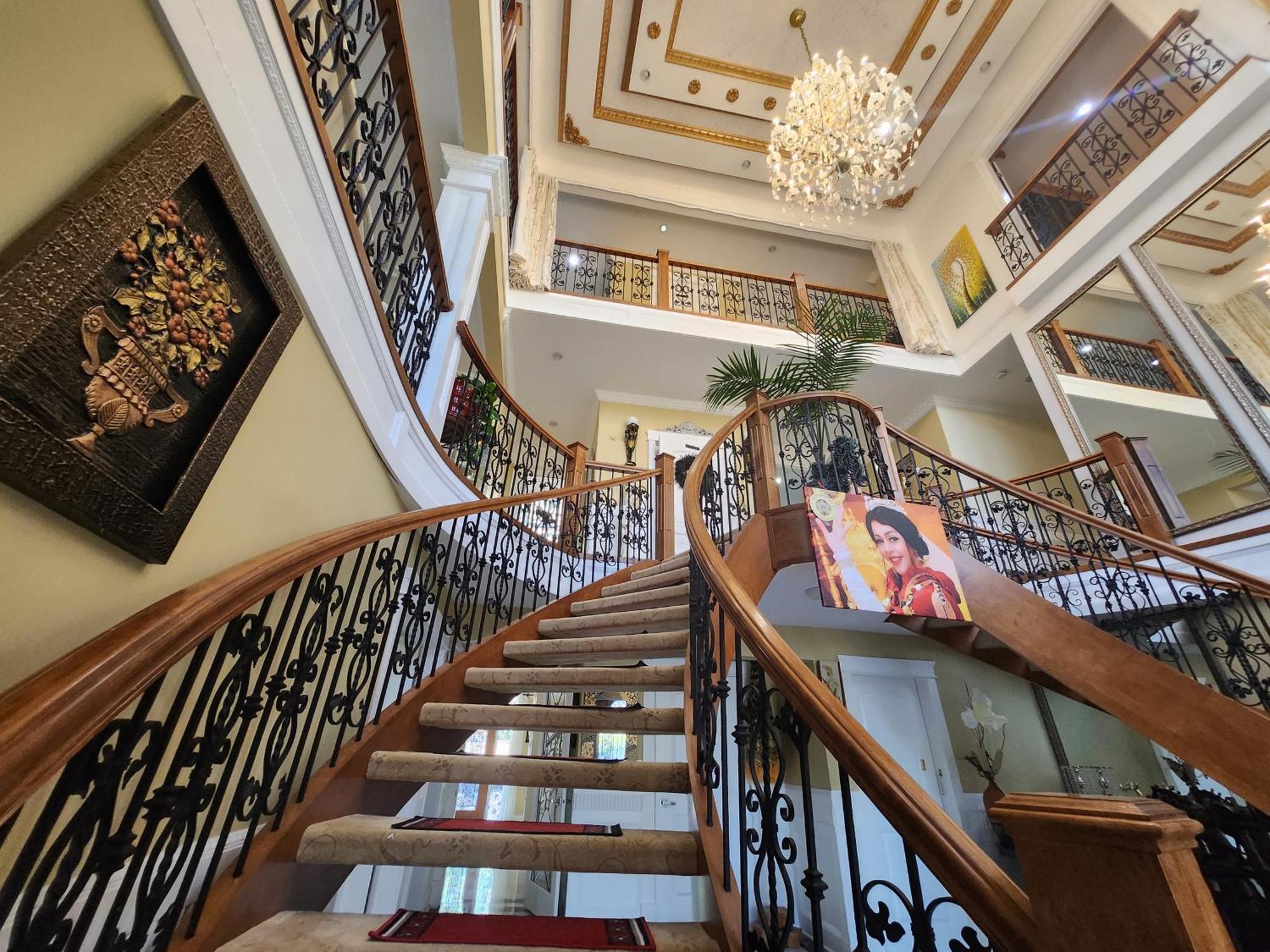 Empress Madani Palace Hotel 素里 外观 照片